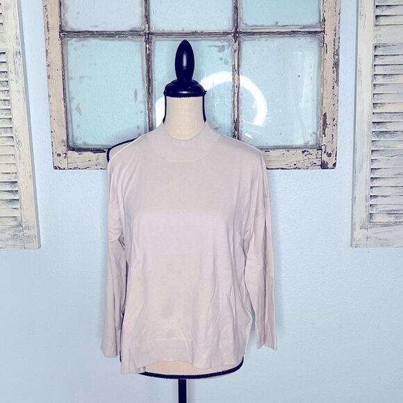 NWOT Beautifully Unique Philanthropy Brand Sweater - Picture 1 of 11